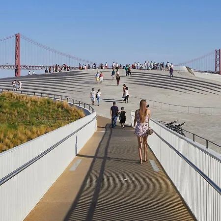 Italian Design In Principe Real Lejlighed *